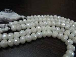 Perles de quartz argenté naturel 10-11 mm, perles d'argenté facettées ondulées - Product Image 2