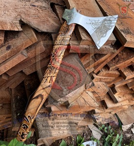 Steel Craft International Hache de fendage viking artisanale, tête en acier forgé, manche en bois, gravure complexe motif barbe - Product Image 1