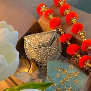 Bolsa Festiva Redonda de Algodón Grace para el Día de la Madre y Navidad - Product Image 1