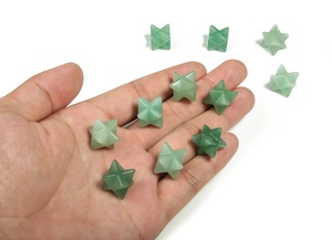 Merkaba en Aventurine Verte Naturelle, Étoile de Géométrie Sacrée, Tétraèdre en Pierre Taillée, Vente en Gros pour la Méditation et la Décoration - Product Image 2