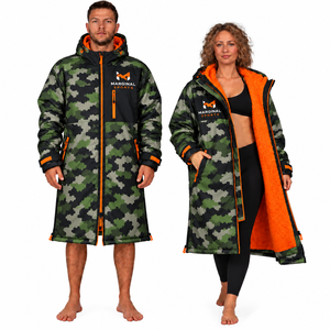 Robe de change imperméable personnalisée, doublée polaire, poncho de surf à séchage rapide, chaud, pour la plage, la piscine et les sports nautiques - Product Image 1