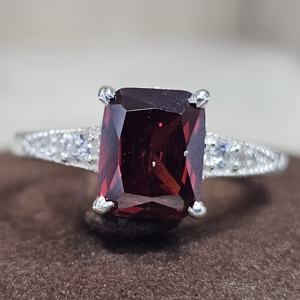 Anillos Finos Originales de Moissanita, Plata Alemana, Excelente Calidad, Corte Radiante, Anillos con Gema de Moissanita con Recubrimiento Rojo - Product Image 5