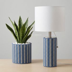 Cesta de Almacenamiento Redonda de Mimbre Tejido Rústico Azul, Ecológica, con Asas, para Guardería, Dormitorio y Sala de Juegos - Product Image 3
