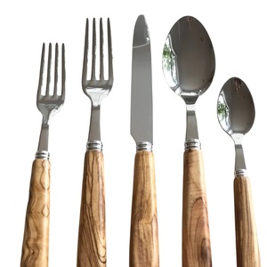 Ensemble de couverts en acier inoxydable de haute qualité, faits à la main, avec manches en bois d'olivier, pour la maison, les restaurants, la restauration, vaisselle vintage écologique - Product Image 1