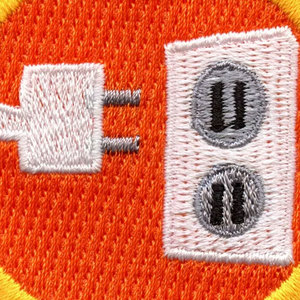 Écussons brodés professionnels personnalisés OEM insignes de fleurs de sport toile à coudre durable tissu machine à broder coeur chapeau résine - Product Image 6