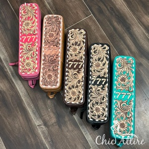 Support pour fer à friser en cuir véritable repoussé Western Curling, design porte-bonheur 777, résistant à la chaleur, pour l'organisation des outils de coiffure - Product Image 1
