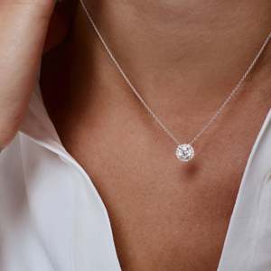 จี้เพชรทรงกลมเจียระไนแบบบริลเลียนท์ 14K 18K ทองคำแท้ VVS2 น้ำหนัก 0.90 กะรัต ประดับด้วยเพชรแล็บโกรว์ พร้อมตัวเรือนแบบ Halo Setting สร้อยคอเครื่องประดับชั้นดีสำหรับผู้หญิง - Product Image 4