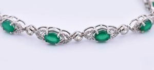 Pulsera de tenis con eslabones infinitos de piedras preciosas de ónix verde y circonita cúbica de Verdant Grace en plata 925 - Product Image 3