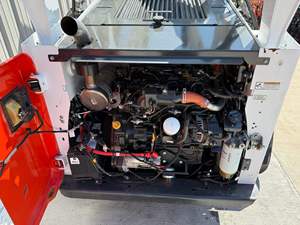 รถตักล้อยาง CAT 966H มือสอง เครื่องยนต์ดีเซล 74 แรงม้า รับน้ำหนักได้ 90 ตัน รถตักแบบสกิดสเตียร์ มอเตอร์เสริมแบบไหลมาตรฐาน พร้อมลูกปืน - Product Image 4