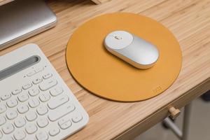 แผ่นรองเมาส์หนังวัวแท้ ดีไซน์บางเฉียบ แผ่นรองโต๊ะทำงาน หนังแท้ สำหรับแล็ปท็อปพกพา LMP-0057 - Product Image 3