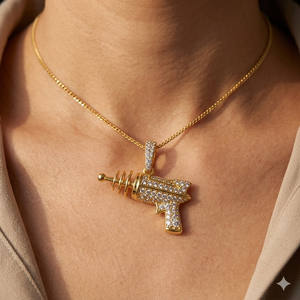 Pendentif unisexe en or 10K, style vintage, tendance hip-hop, personnalisé, massif, minimaliste, avec diamant de laboratoire taille brillant en forme de pistolet à rayons et d'épée - Product Image 2