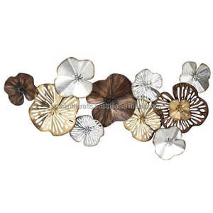 Sculpture murale florale en métal encadrée de style nordique, artisanale, branche de fleur dorée et bleue, plaque décorative à suspendre au mur - Product Image 3