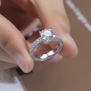 Anillo de compromiso de diamantes de corte brillante redondo de platino, estilo clásico, certificado IGI, color D, diamantes cultivados en laboratorio para mujer - Product Image 6