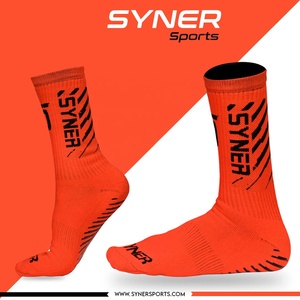 Calcetines deportivos atléticos con logotipo personalizado para hombre, antibacterianos para fútbol y correr, disponibles en diferentes colores - Product Image 1