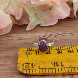 แหวนหยกสีม่วงธรรมชาติเงินแท้ ดีไซน์เรียบหรูคลาสสิกสำหรับงานแต่งงาน ประดับพลอยเจียระไน พร้อมใบรับรองจากผู้เชี่ยวชาญสำหรับผู้หญิง - Product Image 3