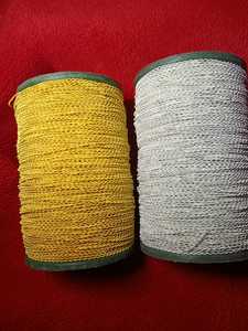 Fil d'or de qualité supérieure fabriqué à partir de fibres métalliques premium, idéal pour la broderie, la couture, les appliques, les badges, les uniformes et les points décoratifs. - Product Image 5