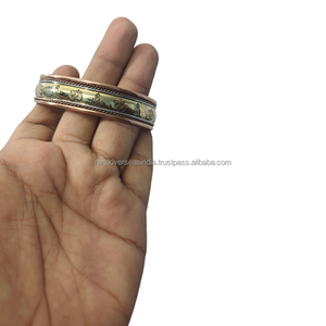 Elegante Brazalete Magnético de Cobre con Diseño de Om y Buda, Joyería Espiritual Inspirada en la Meditación, Colección de Regalos - Product Image 6