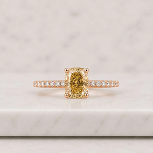 Bague en or jaune avec diamant pour femme, taille radiant, centre jaune fantaisie, certifiée IGI, style de fiançailles de luxe - Product Image 2