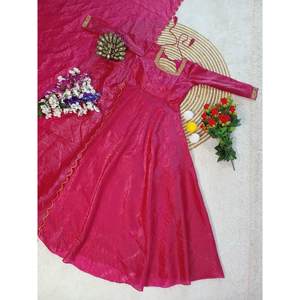 ชุดราตรีผ้าไหมปักด้วยมือสีทองและคอลเลกชั่น dardoshi - Product Image 1