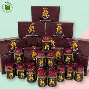 Bálsamo Herbal Tradicional Tailandés KCM para Uso Corporal, Formulado con una Mezcla Cuidadosamente Seleccionada de Eucalipto y Clavo - Product Image 1