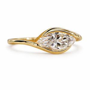Bague minimaliste en or jaune massif 14k 18k avec diamant de laboratoire taille marquise, bague de fiançailles et de mariage en diamant de laboratoire pour femme - Product Image 2