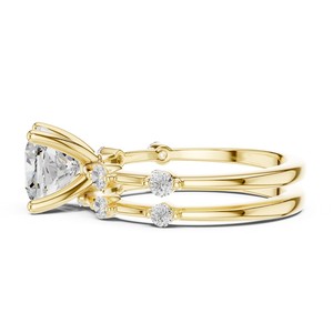 Bague intelligente en or massif 14 carats avec diamant de laboratoire ovale taillé en coussin de 2,5 carats, la plus vendue, avec pierre latérale ronde, design moderne, certifiée IGI - Product Image 4