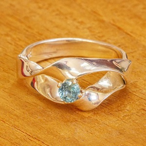 Anillo Minimalista de Topacio Azul Facetado, Plata de Ley 925, Piedra Preciosa Natural, Regalo para Mujer - Product Image 4
