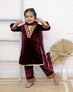 Beau Concept Velours Matériel Lohri Robes Spéciales Punjabi parapluie style Salwar Suit avec gota patti travail pour enfants filles - Product Image 6