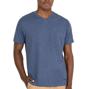 Camiseta de hombre de calidad diseñada para una comodidad duradera y un atractivo de moda contemporáneo. - Product Image 1