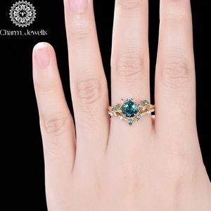 Bague de fiançailles vintage pour femme en argent plaqué or 18 carats avec moissanite taille coussin et motif végétal serti à griffes - Product Image 2