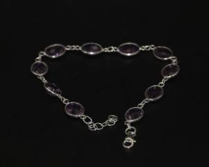 Bracelet en améthyste naturelle avec argent sterling 925 – Bijoux faits à la main en pierres précieuses violettes pour femmes |   Fournisseur en gros de bracelets en argent - Product Image 4