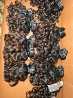 Extensiones de Cabello Humano Virgen de Templo Indio 100% Natural, Ondulado y Elástico, Suave y Esponjoso, Doble Trama: Modelo no permanente