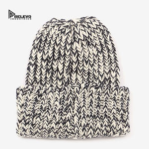 Bonnets d'hiver personnalisables, Bonnets tricotés vierges en gros pour impression, Bonnets personnalisés B2B, Chaîne d'approvisionnement à grande échelle - Product Image 5