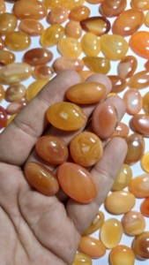 Cabochon ovale en cornaline rouge polie avec effet opalescent, qualité AAA, tailles 4mm-16mm, pour la fabrication de bijoux et la décoration - Product Image 2