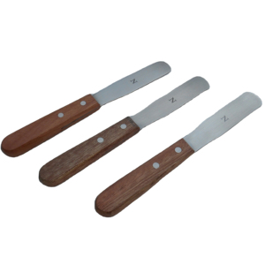 Spatule en acier inoxydable Altomme Instruments avec manche en bois, outil professionnel monobloc pour la présentation des plats - Product Image 6