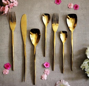 Service de couverts royaux européens conçu pour les occasions de repas de luxe, les hôtels, les banquets, les mariages et la décoration de table haut de gamme. - Product Image 4