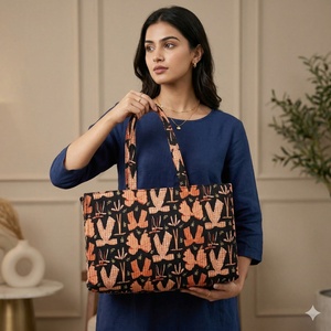 Bolso de Mano Plegable Ecológico con Estampado Naranja y Negro para Mujer, Bolso Tote de Tela de Algodón Resistente con Cierre, Elegante y Espacioso para la Playa - Product Image 2