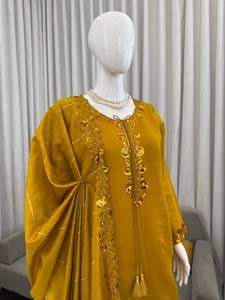 Ensemble Sharara jaune en Georgette, 3 pièces, Salwar Kameez, broderie Zari dorée, tenue de mariage pakistanaise - Product Image 3