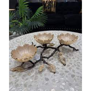 Juego de cuencos de flores de metal de calidad superior con acabado dorado y diseño tallado para centro de mesa, decoración del hogar a un precio impresionante. - Product Image 1