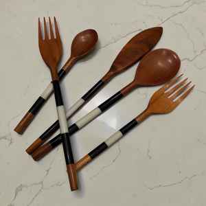 Juego de cucharas premium hechas a mano de madera de acacia y resina para comer a buen precio - Product Image 1