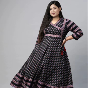 Kurta Anarkali Floral Negra de Viscosa y Rayón al por Mayor, Talla Grande para Mujer, Cuello en V, Mangas Tres Cuartos, Cómoda de Usar - Product Image 1