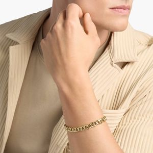 Pulsera de Cadena Plana Biselada de 8 Pulgadas en Oro Amarillo - Product Image 3