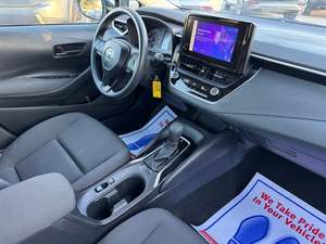 Corolla LE FWD Usado 2025 - Product Image 4