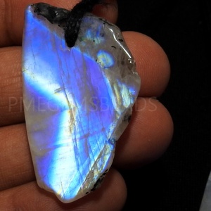 Cầu Vồng Trắng Moonstone Đa Lửa Tự Nhiên Đánh Bóng Thô Slice Loose Nguyên Đá Quý Thứ Ba Bên Chứng Nhận Phía Trước Khoan Lỗ - Product Image 1