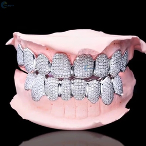 Grillz Personalizados de Oro Blanco de 10K, Juego de 8 Dientes Superiores y 8 Inferiores con Diamantes Cultivados en Laboratorio VVS1, Estilo Rapper Hip Hop - Product Image 4