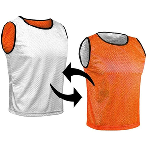 Gilet d'entraînement réversible en mesh blanc et orange, respirant, pour la pratique sportive - Product Image 1