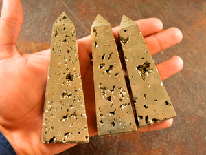 Vente en gros : Meilleure qualité, tour de cristal d'howlite naturelle polie, baguette de quartz, pierre de guérison Reiki, obélisque, pointes de cristal - Product Image 3