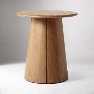 Table d'appoint en bois équilibrée offrant stabilité et harmonie visuelle grâce à une structure en bois soigneusement conçue - Product Image 3