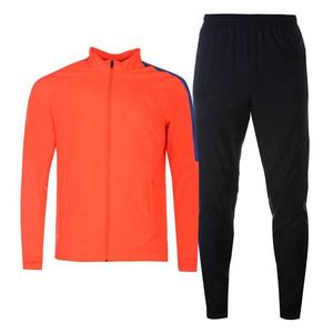 Survêtement unisexe noir uni style streetwear avec veste à cordon de serrage, poches latérales et pantalon de jogging léger assorti, idéal pour le sport et l'hiver - Product Image 4