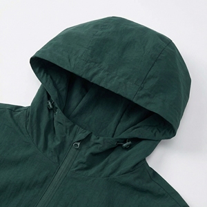 ชุดวอร์มสีเขียวสุดเทรนดี้สำหรับกิจกรรมกลางแจ้ง |   เสื้อแจ็คเก็ตและกางเกงกันน้ำน้ำหนักเบา |   ชุดกีฬาแบบ OEM ตามสั่ง - Product Image 3